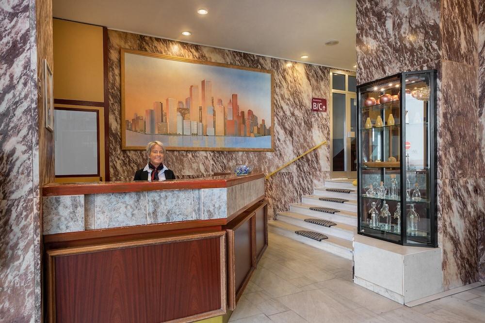 Hotel Leonet 3*